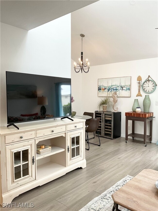 Building Photo - 964 8th Ave S