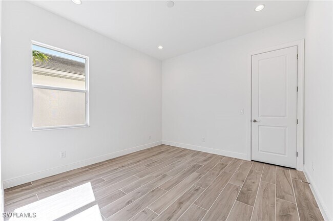 Building Photo - 8786 St Lucia Dr