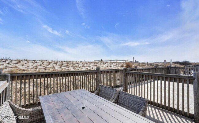 Building Photo - 2108 S Ocean Ave