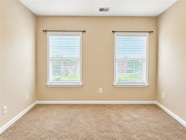 Building Photo - 6065 Cameron Pointe
