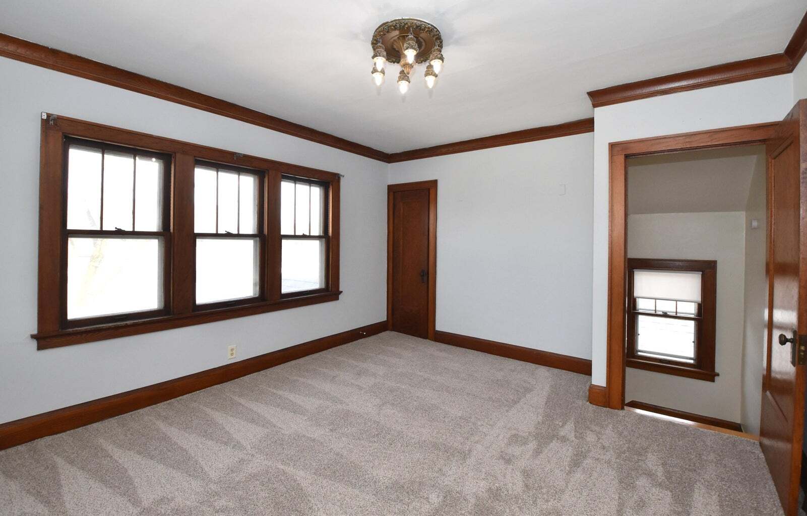 Building Photo - 5831 W Rogers St