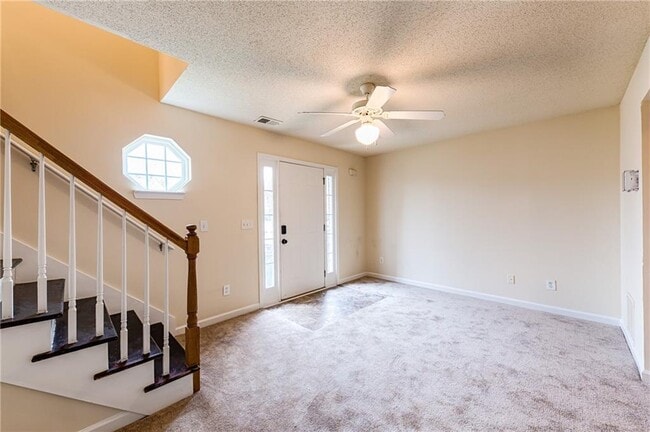 Building Photo - 31 Middlebrook Dr