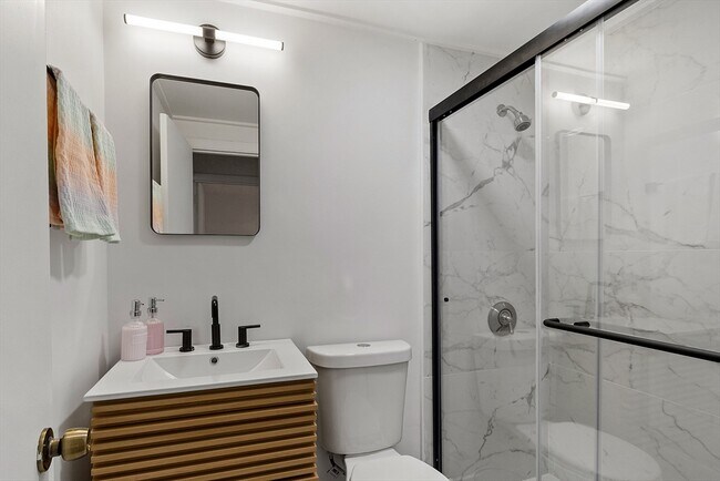 Building Photo - 44 Dana St