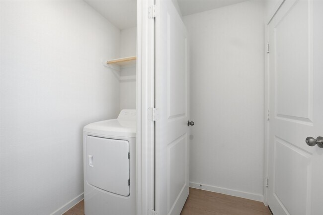 Building Photo - 12048 Noble Wood Vlg Dr