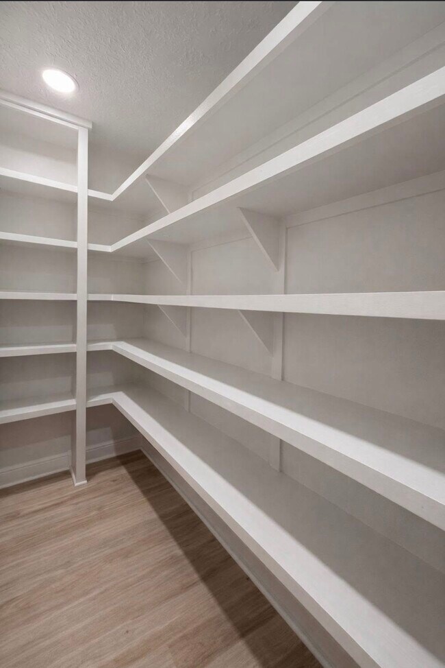 Building Photo - 1811 Emerald Lake Ct