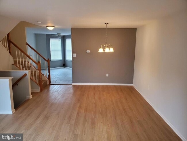 Building Photo - 3344 Vineland Pl