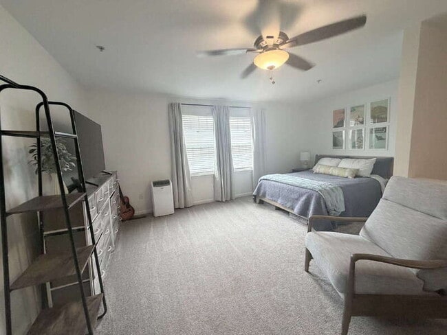 Building Photo - 978 Harrison Cir