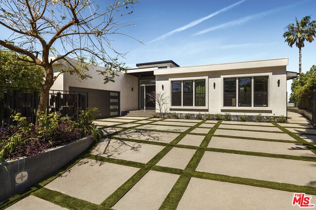 Building Photo - 2715 Edwin Pl