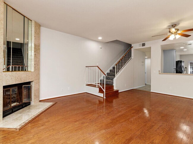 Building Photo - Desireable resort-lifestyle complex in the heart of La Costa!