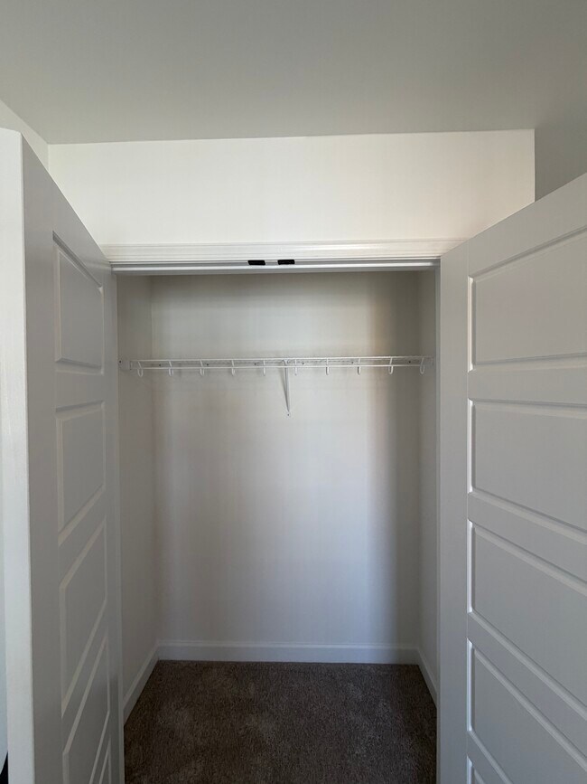 Building Photo - 1420 Derby Dr