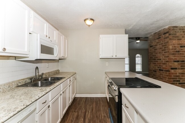 Building Photo - 6914 Pickett Dr