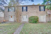 Building Photo - Foxborough 2BR/1.5BA Townhome – Back Deck, Available 1/5/2026- Pet Friendly!