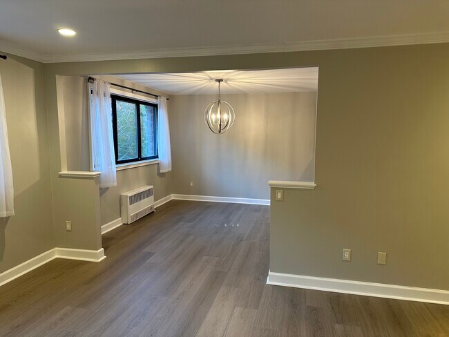 Dining room - 2725 39th St NW