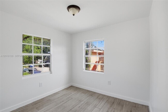 Building Photo - 1035 NW 5th St