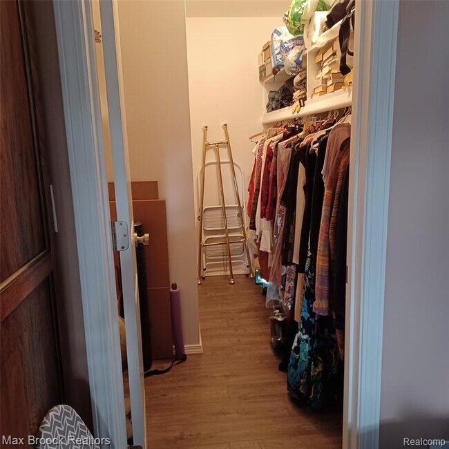 Building Photo - 31045 Pheasant Run St