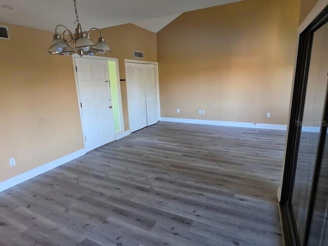 Building Photo - 4158 Pinelake Ln