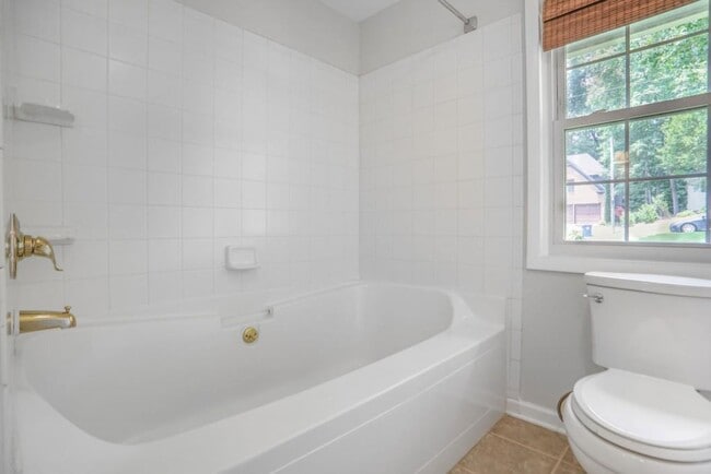 Building Photo - 3679 Donaldson Dr NE