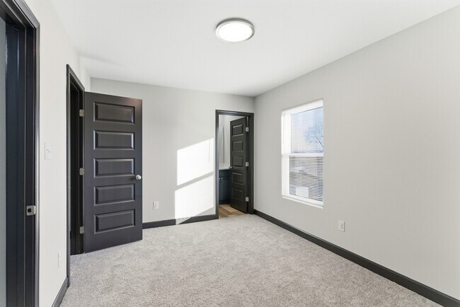 Building Photo - Delaney Way - 107