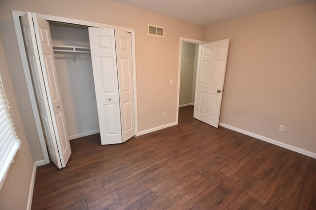 Building Photo - 4 bedroom 2 bath South Bend IN home for rent