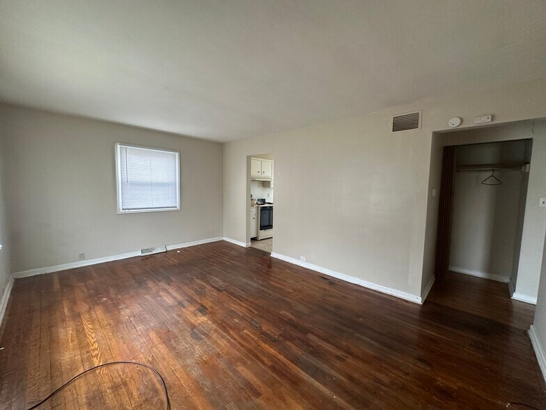 Building Photo - 930 Greenview Ave