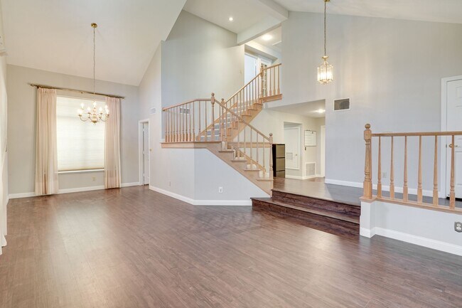 Building Photo - Luxury Meets Comfort in This Beautiful 4-Bedroom Retreat