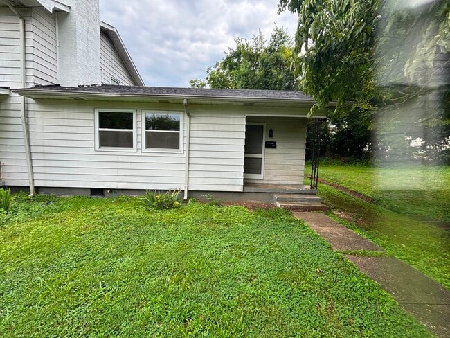 Building Photo - 1099 Fairview Rd