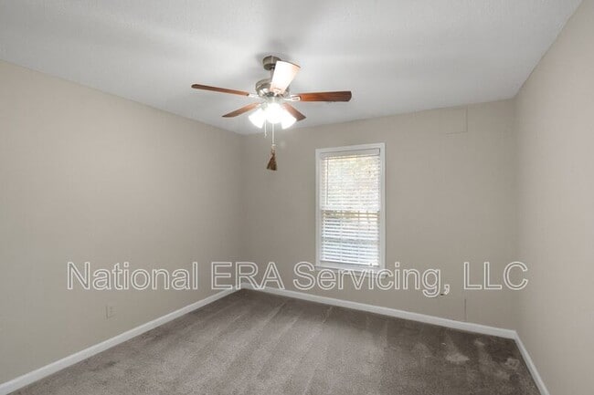 Building Photo - 30 Oaklake Ct