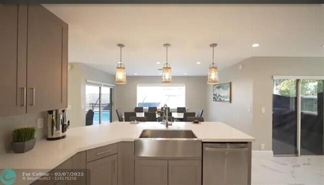 Building Photo - 9651 NW 39th St