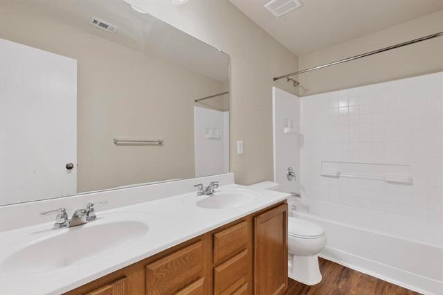 Building Photo - 9120 Sun Haven Way
