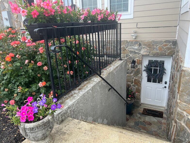 Entrance - 19810 Silcott Springs Rd