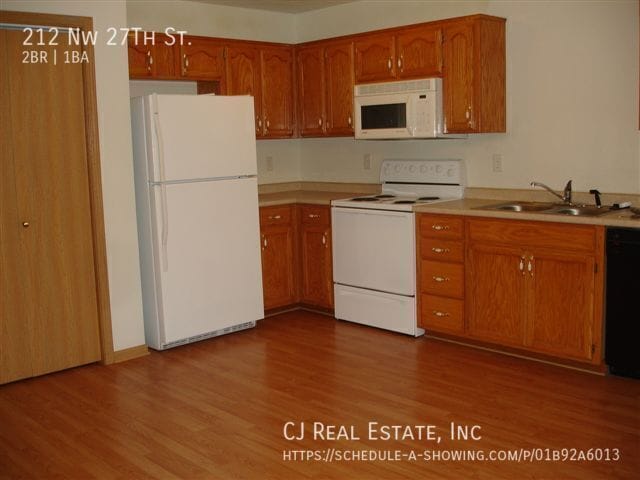 Building Photo - 212 NW 27th St Ct