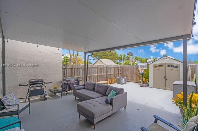 Building Photo - 5725 SW 132nd Ct