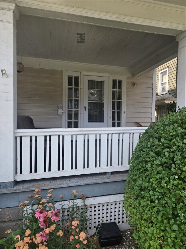 Building Photo - 103 Laburnam Crescent