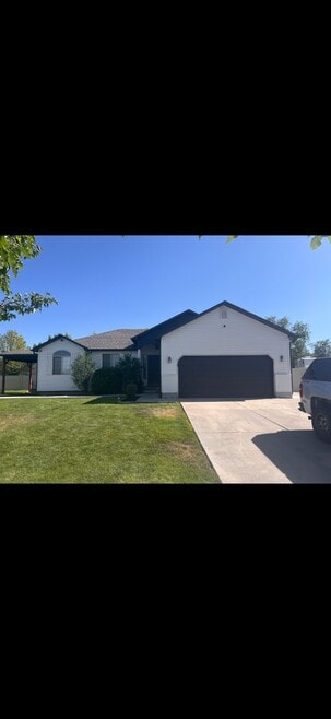Building Photo - 3004 S Perennial Ct