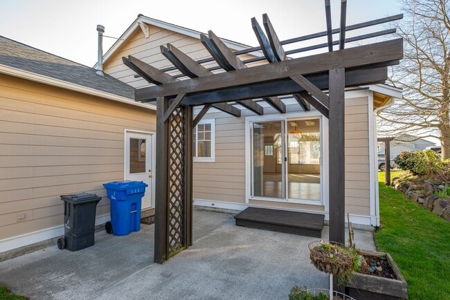 Building Photo - Single Level 3 Bed 2 Bath Home