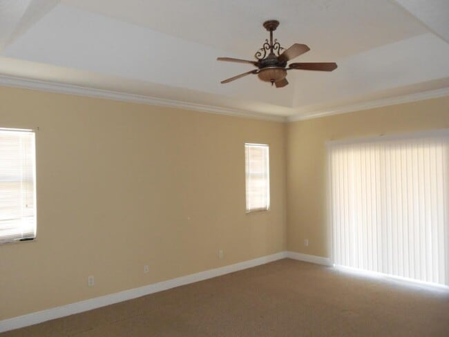 Building Photo - 1221 SE Navajo Ln