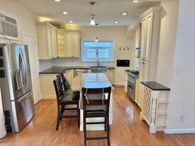 Building Photo - 383 Dakota St