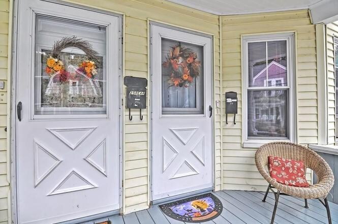 Building Photo - 25R Saunders St