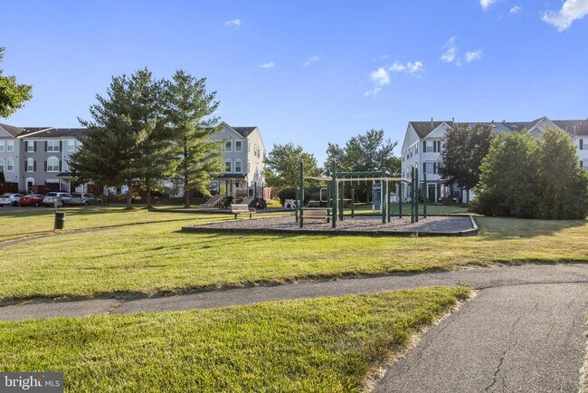 Building Photo - 5089 Stapleton Terrace