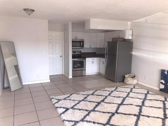 Building Photo - 771 SW 8th St