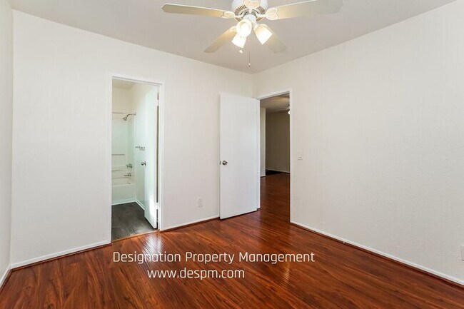 Building Photo - 3220 Casitas Ave