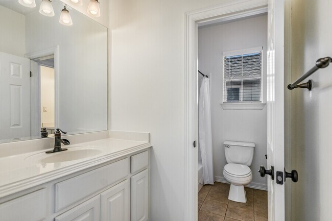 Building Photo - 4007 Gaines Ct