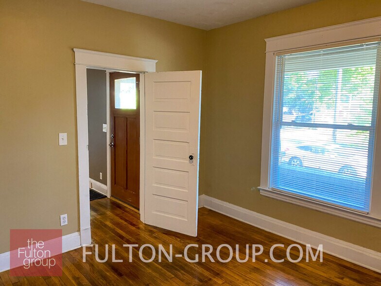 Building Photo - 1110 Fulton St E