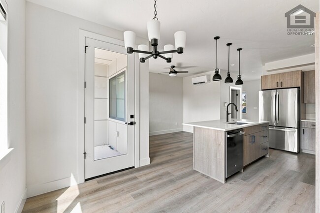 Building Photo - 2Bed/2.5Bath 2-Story Luxury Condo in Redmond, OR! -- BRAND NEW! NEVER LIVED IN!