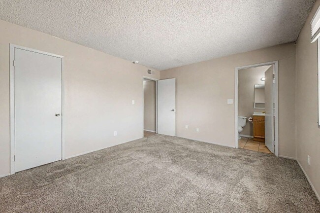 Building Photo - 2521 N 49th Ave