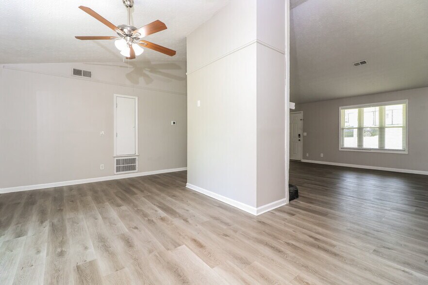 Building Photo - 3000 Owens Meadow Dr NW