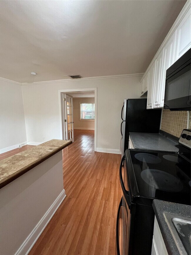 Building Photo - 1333 NE 5th Terrace