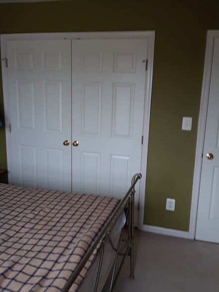 Building Photo - 1982 Brooke Farm Ct