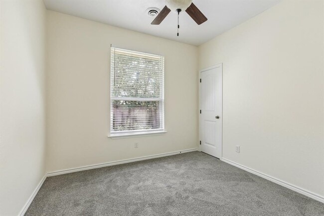 Building Photo - 133 N Kanaio Dr