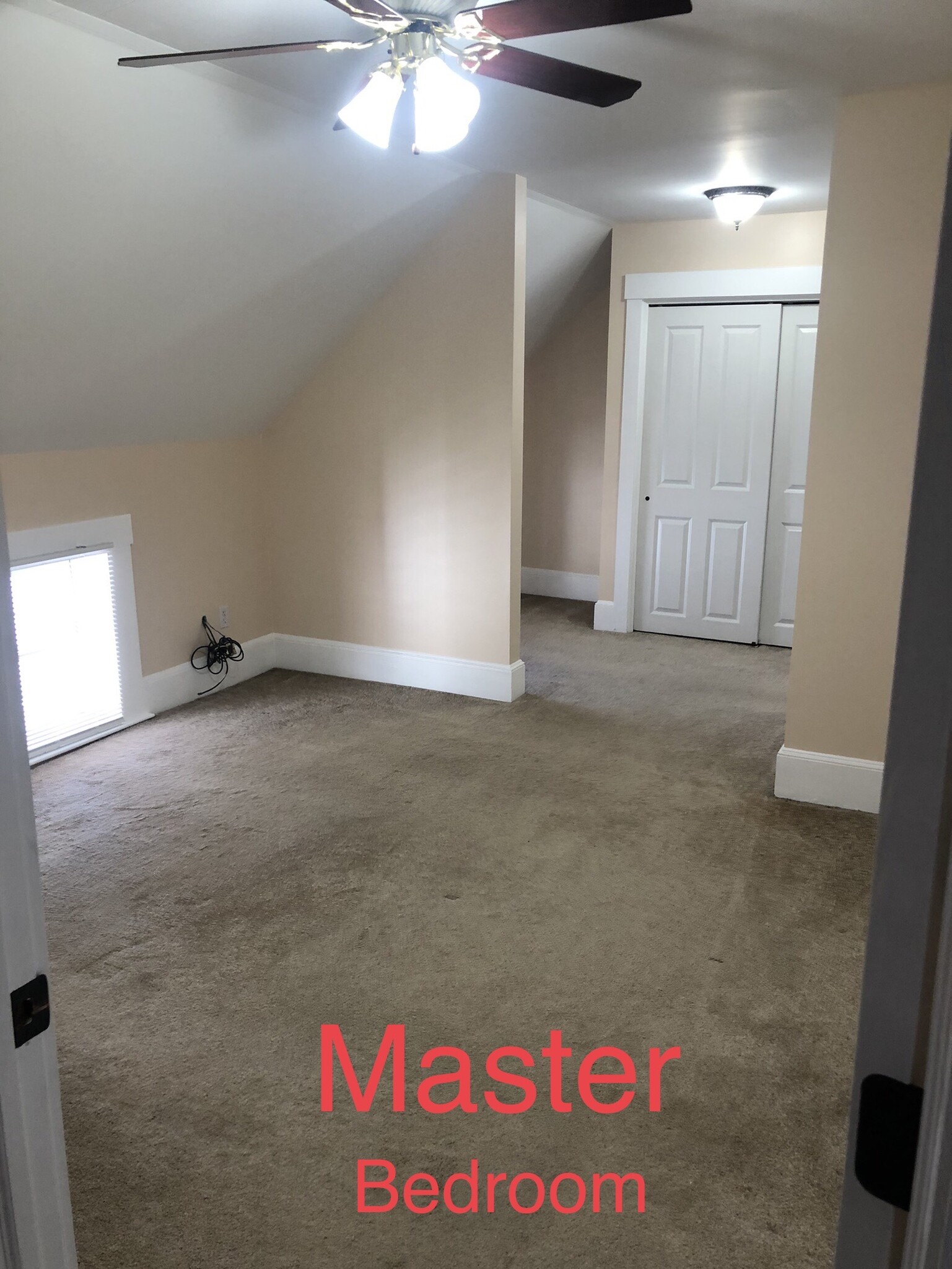 Master bedroom - 490 Main St